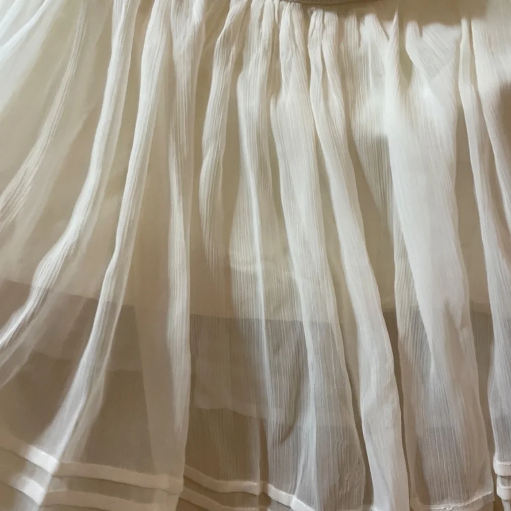 Junior Medium Adorable Sheer Underlined Flare Mini Skirt by Hollister- excellent - Picture 3 of 6